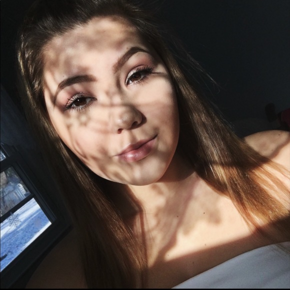 Meet your Posher, Taylor - Picture 1 of 1